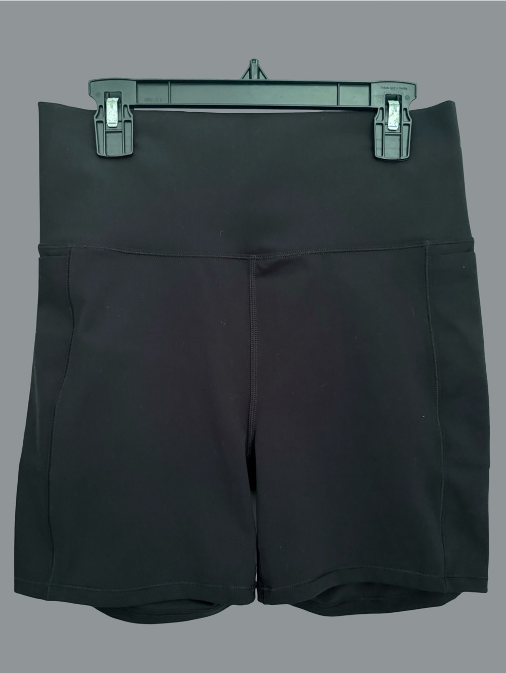 Vuori Black High Waist Side Pockets Bike 4" Shorts M